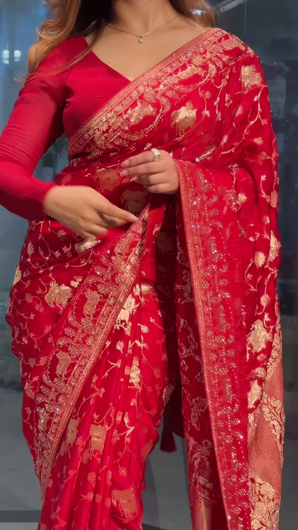Red Bandhani Silk Woven Saree With Unstitched Blouse Piece - Image 3